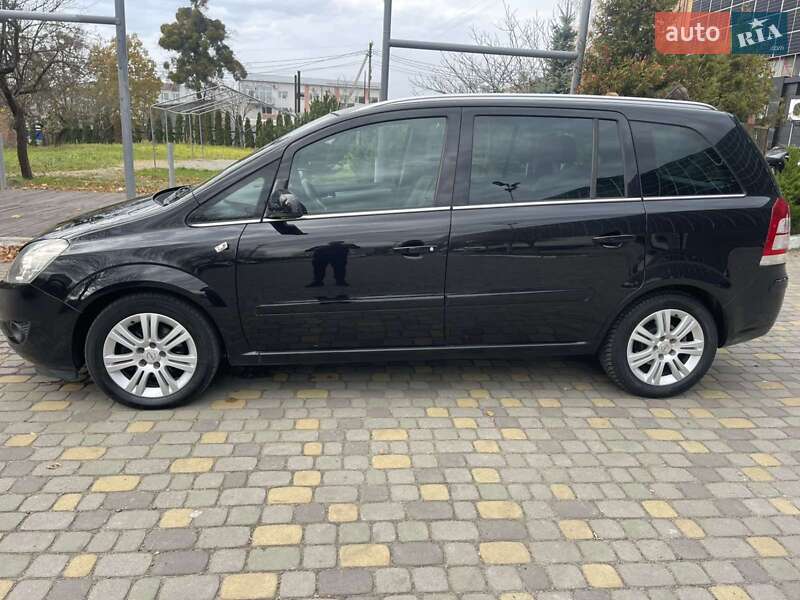 Минивэн Opel Zafira 2009 в Луцке