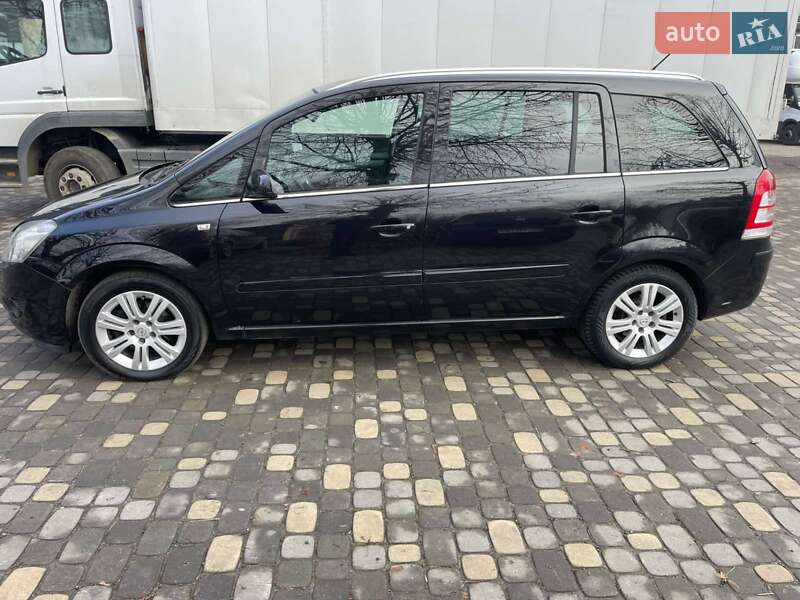 Минивэн Opel Zafira 2009 в Луцке