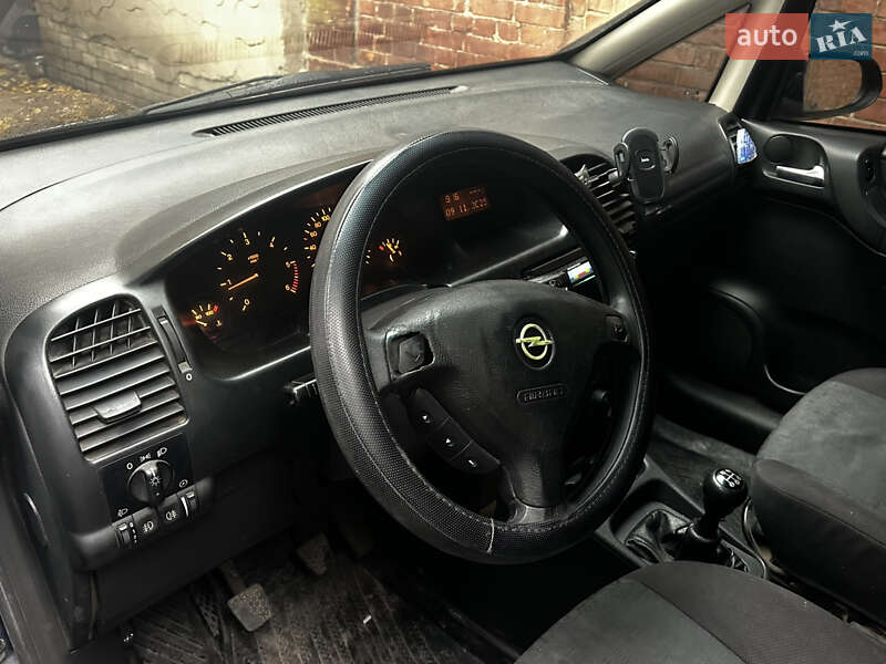 Минивэн Opel Zafira 1999 в Харькове