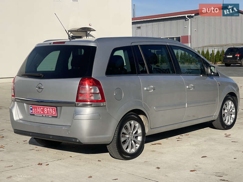 Минивэн Opel Zafira 2010 в Луцке