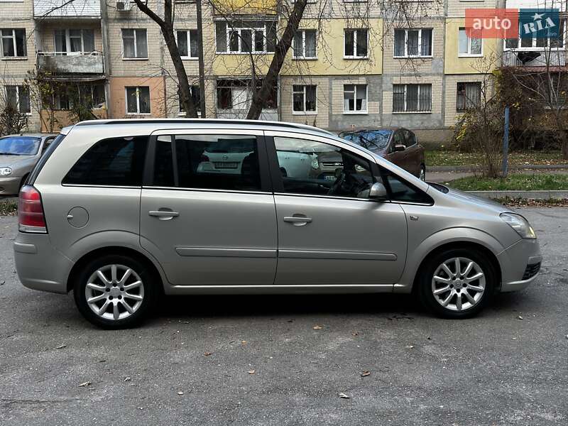 Минивэн Opel Zafira 2005 в Виннице