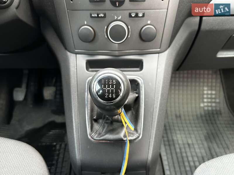 Минивэн Opel Zafira 2005 в Виннице