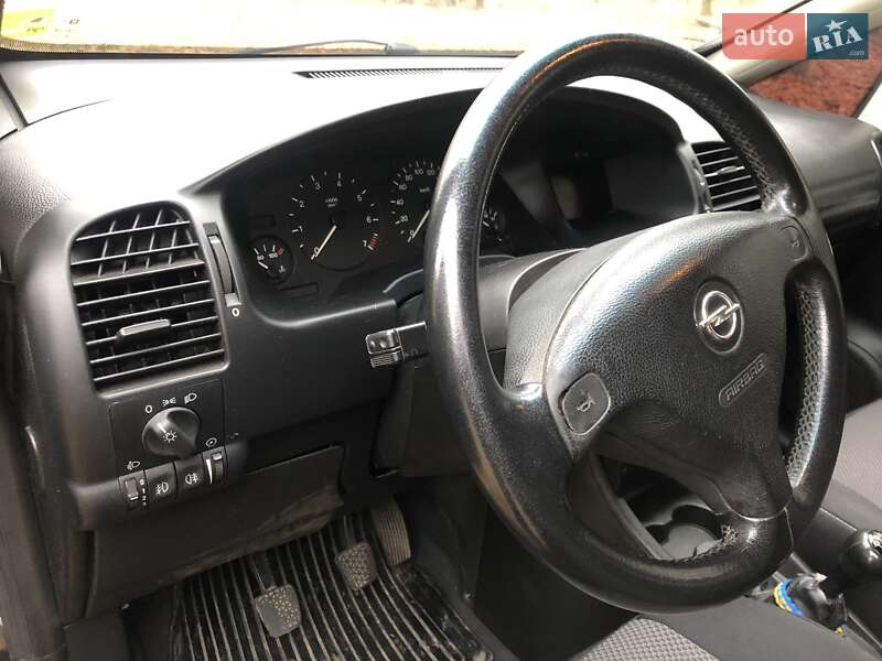 Минивэн Opel Zafira 2001 в Виннице