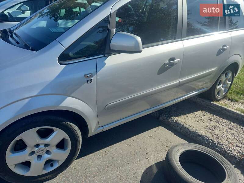 Минивэн Opel Zafira 2010 в Сарнах фото 3 Минивэн Opel Zafira 2010 в Сарнах