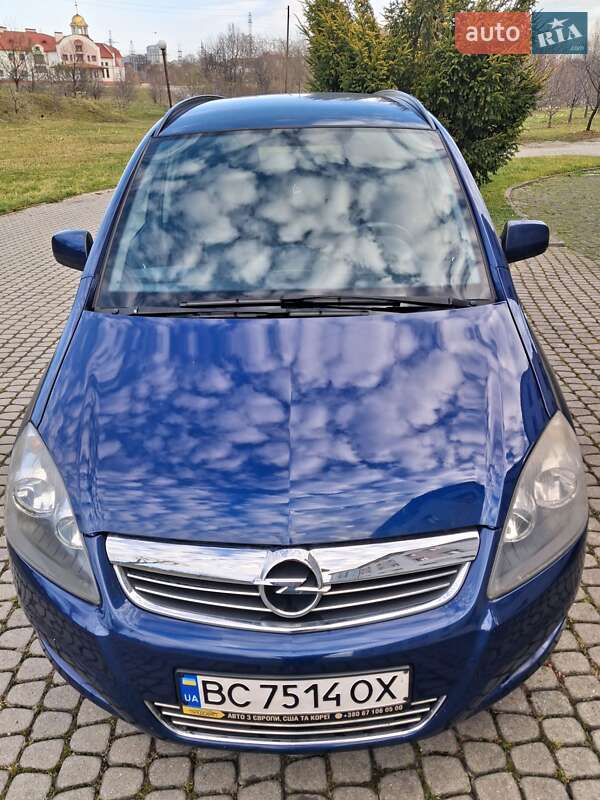Минивэн Opel Zafira 2010 в Львове