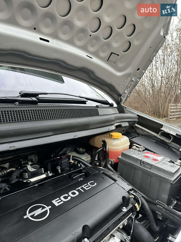 Минивэн Opel Zafira 2007 в Хороле