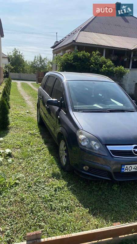 Минивэн Opel Zafira 2007 в Виноградове