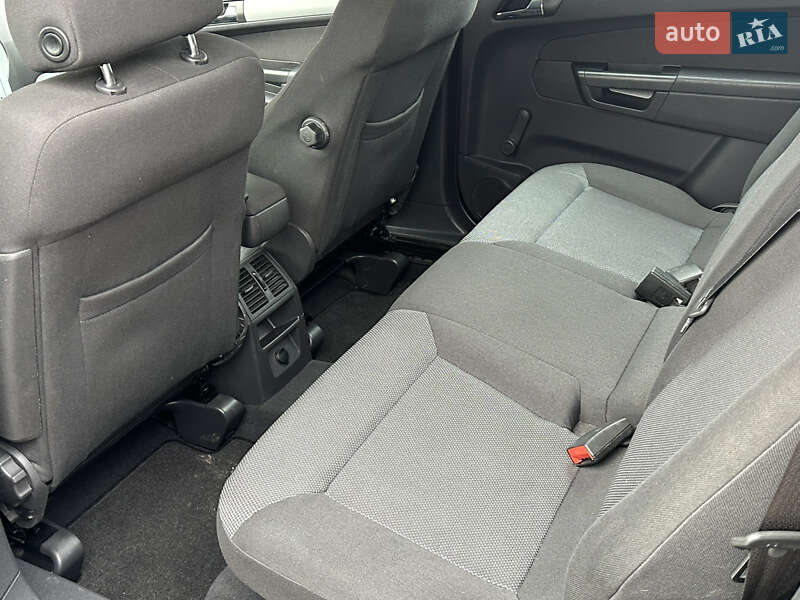 Минивэн Opel Zafira 2010 в Тернополе