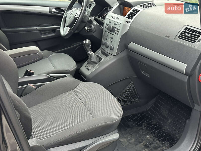 Минивэн Opel Zafira 2010 в Тернополе