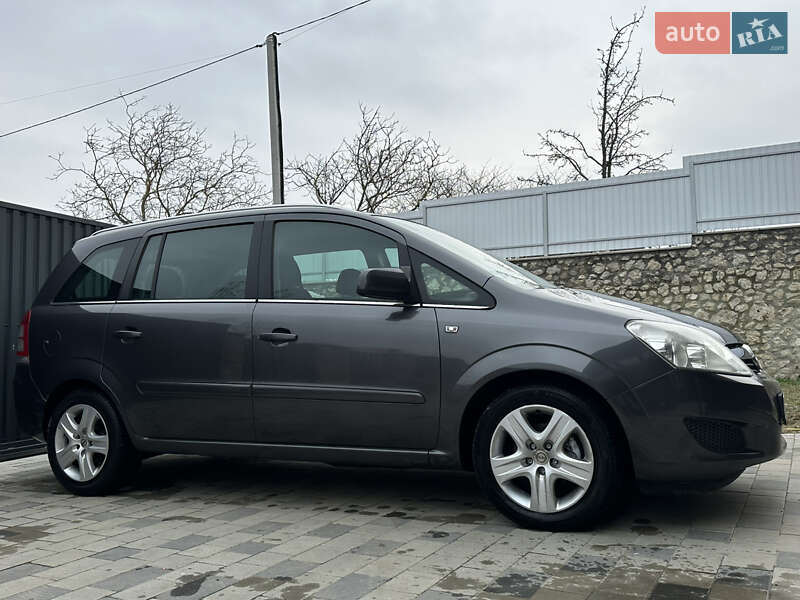 Минивэн Opel Zafira 2010 в Тернополе