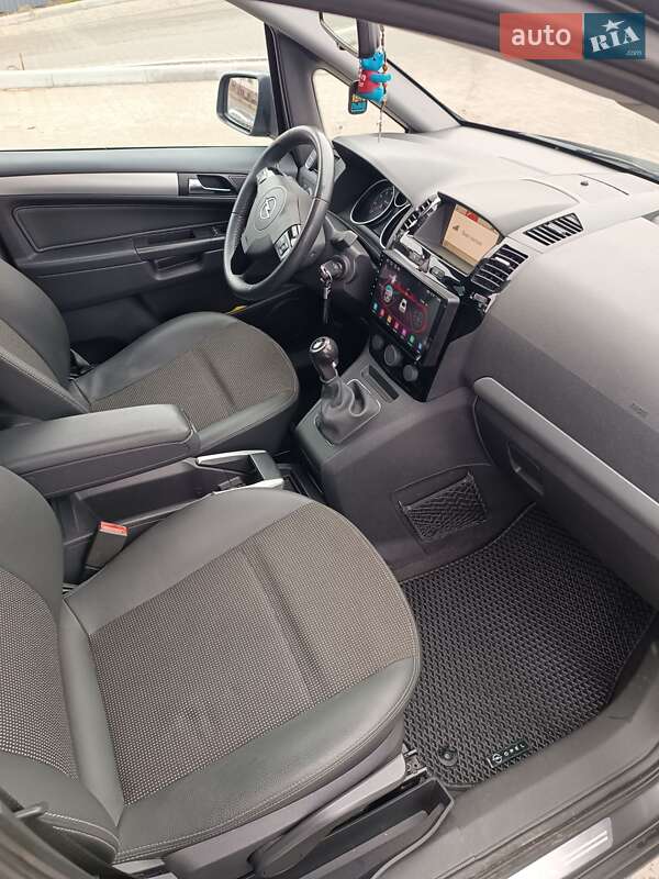 Минивэн Opel Zafira 2010 в Львове