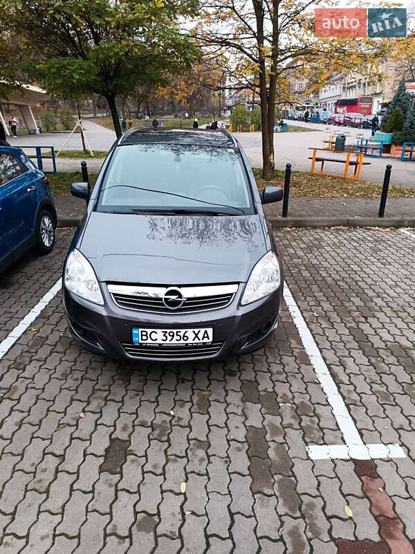 Минивэн Opel Zafira 2010 в Львове