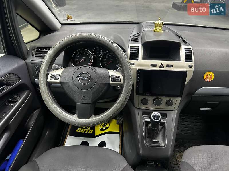 Минивэн Opel Zafira 2008 в Черновцах