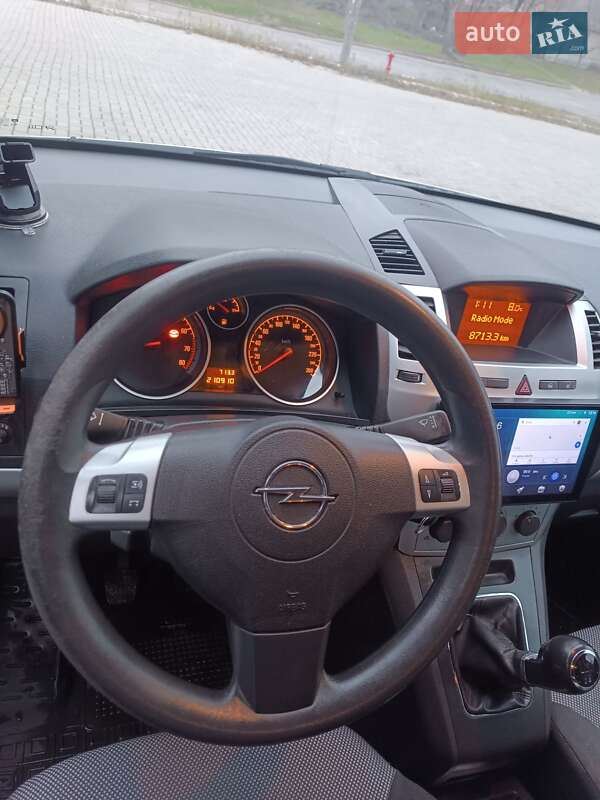 Минивэн Opel Zafira 2009 в Запорожье