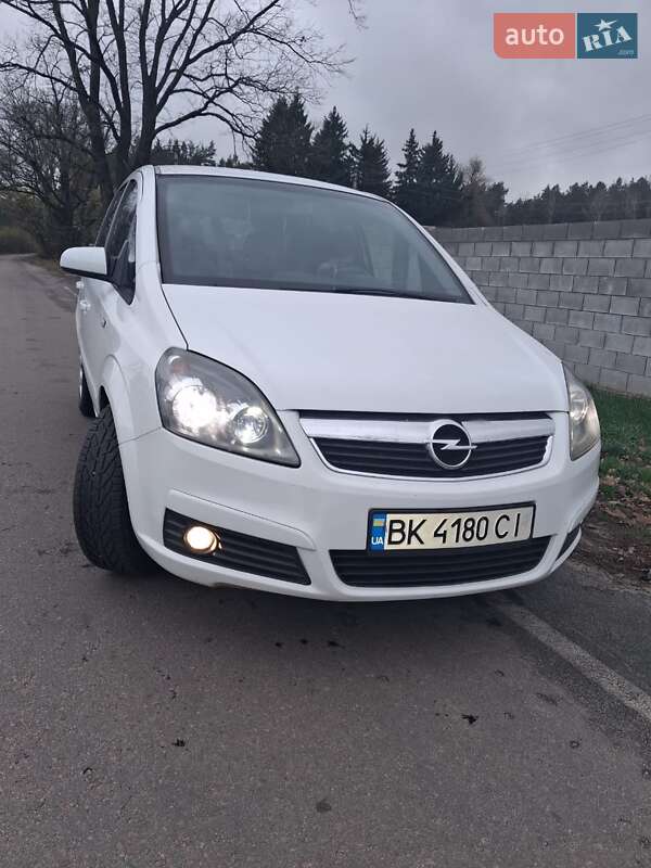 Мінівен Opel Zafira 2007 в Сарнах