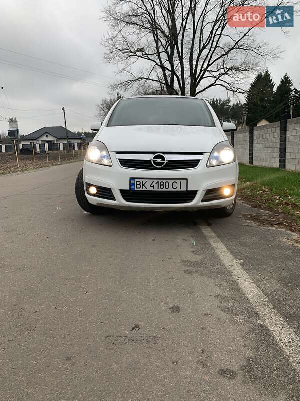 Мінівен Opel Zafira 2007 в Сарнах