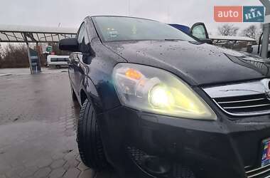 Минивэн Opel Zafira 2010 в Луцке