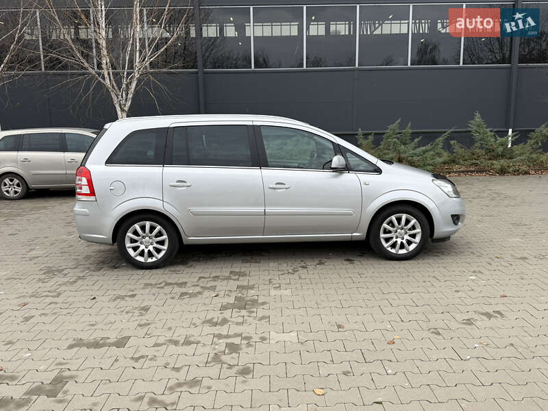Минивэн Opel Zafira 2011 в Белой Церкви
