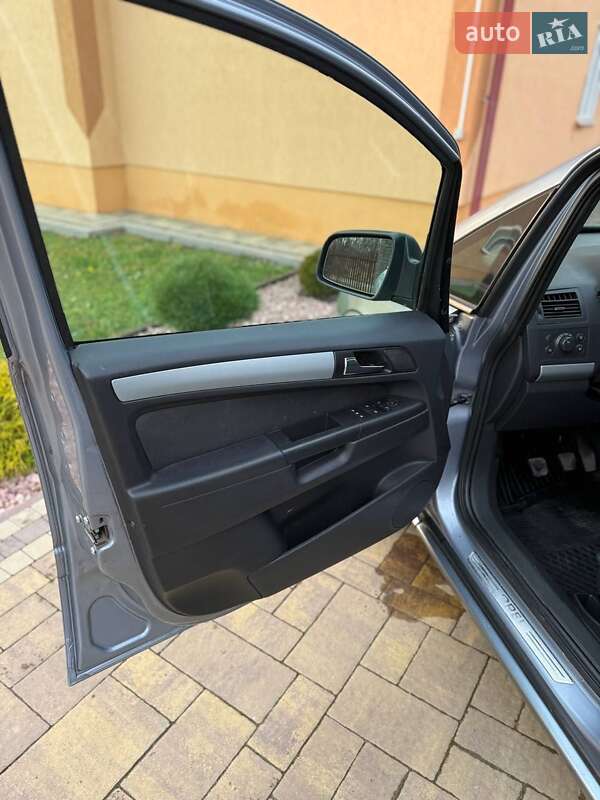 Минивэн Opel Zafira 2010 в Самборе фото 10 Минивэн Opel Zafira 2010 в Самборе