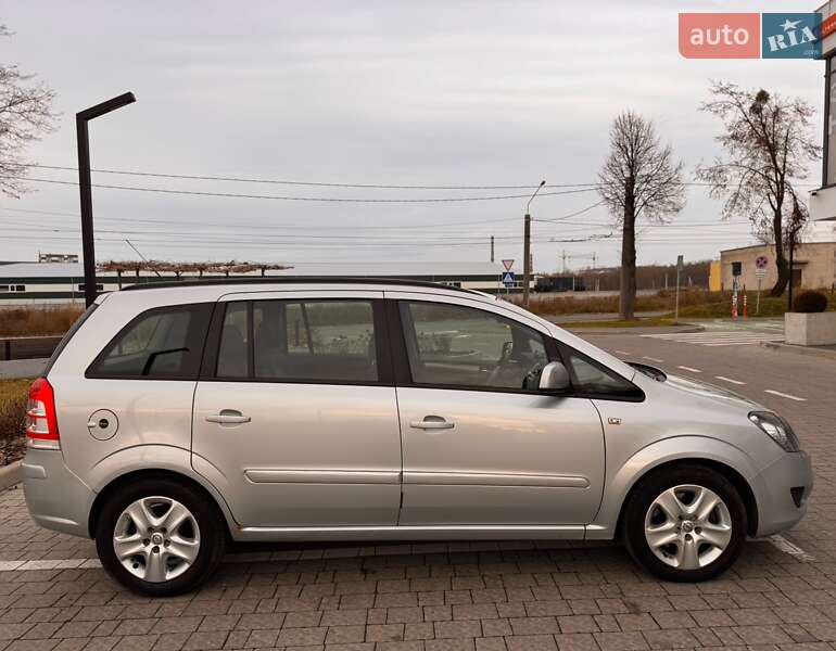 Минивэн Opel Zafira 2013 в Львове