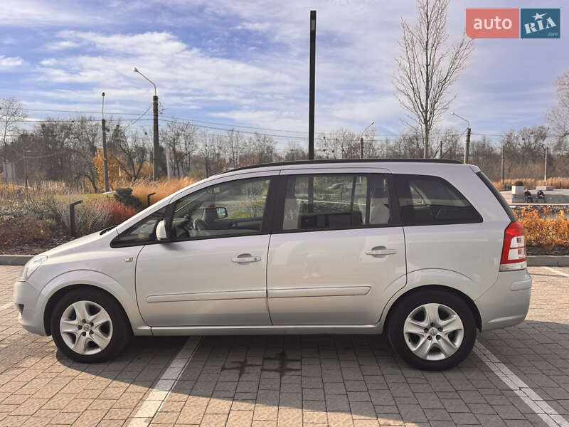 Минивэн Opel Zafira 2013 в Львове