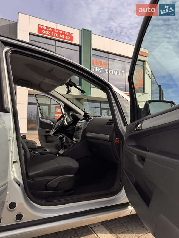 Минивэн Opel Zafira 2013 в Львове