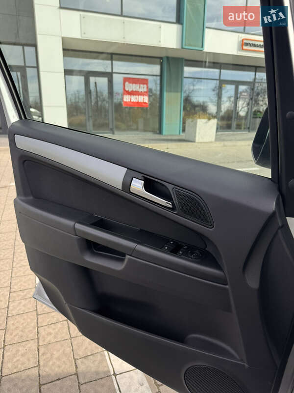 Минивэн Opel Zafira 2013 в Львове