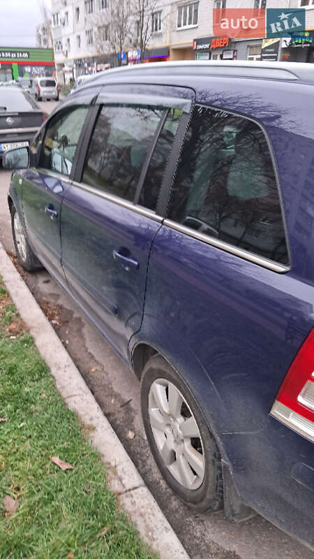 Минивэн Opel Zafira 2011 в Киеве фото 3 Минивэн Opel Zafira 2011 в Киеве