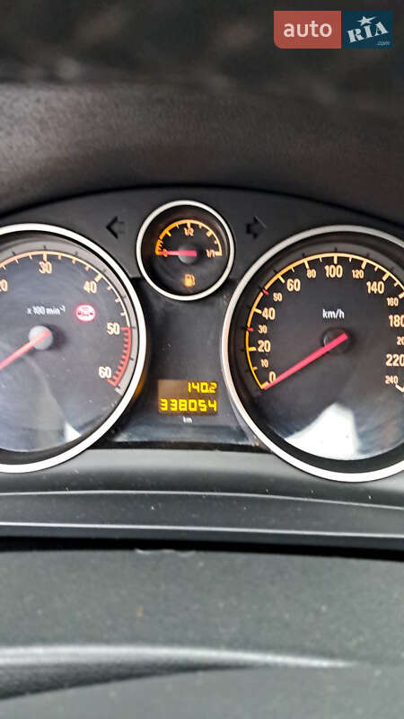 Минивэн Opel Zafira 2011 в Киеве фото 10 Минивэн Opel Zafira 2011 в Киеве