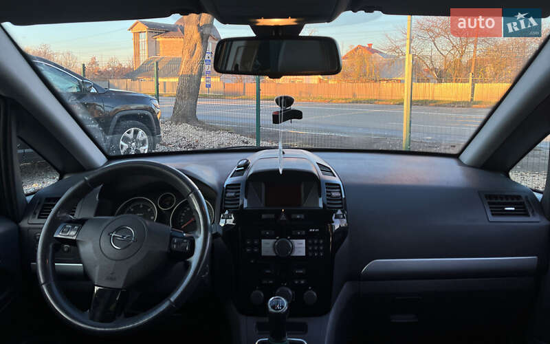 Минивэн Opel Zafira 2010 в Коломые