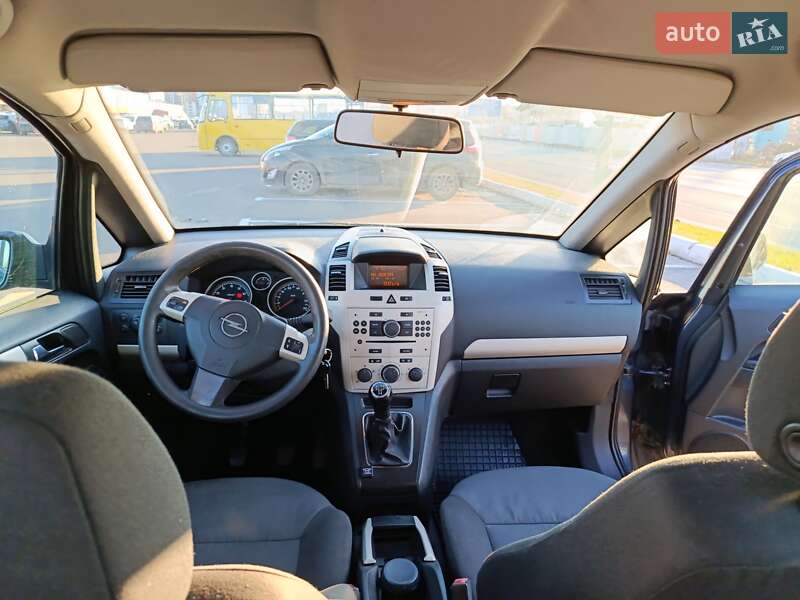 Минивэн Opel Zafira 2008 в Луцке