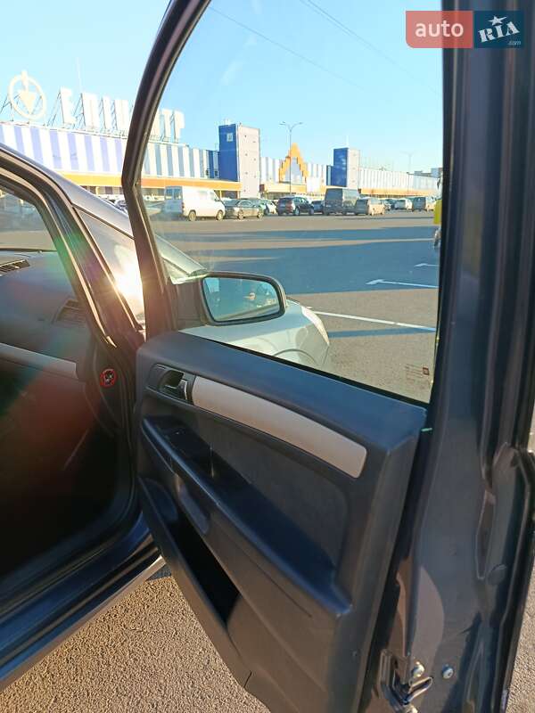 Минивэн Opel Zafira 2008 в Луцке