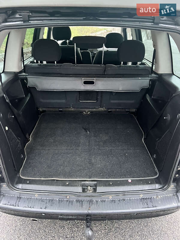 Минивэн Opel Zafira 2002 в Днепре