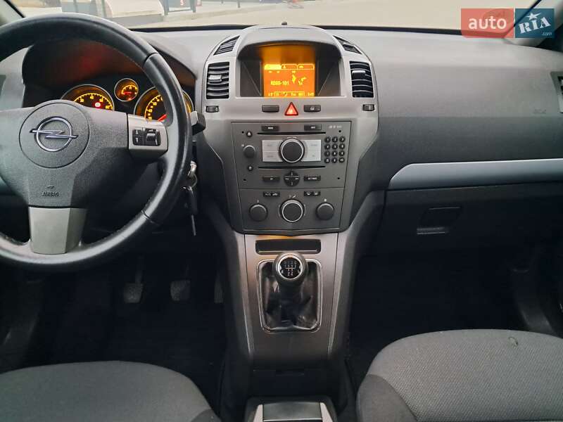 Минивэн Opel Zafira 2006 в Могилев-Подольске фото 64 Минивэн Opel Zafira 2006 в Могилев-Подольске