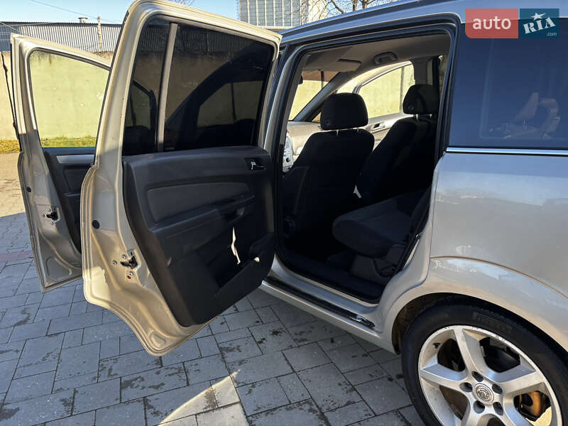Минивэн Opel Zafira 2006 в Стрые
