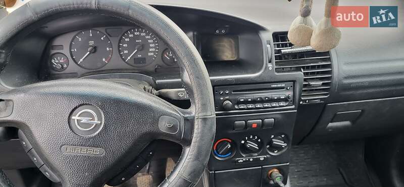 Минивэн Opel Zafira 2002 в Шаргороде