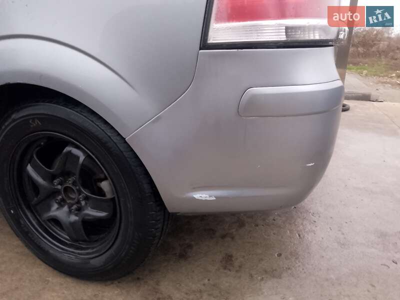 Минивэн Opel Zafira 2006 в Ватутино