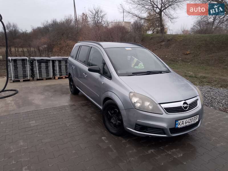Минивэн Opel Zafira 2006 в Ватутино