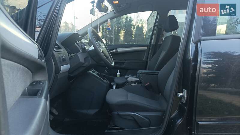 Минивэн Opel Zafira 2007 в Днепре