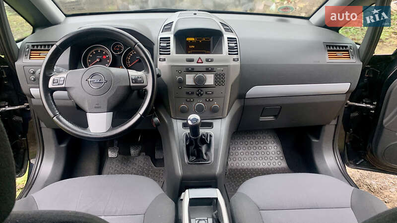 Минивэн Opel Zafira 2008 в Виннице