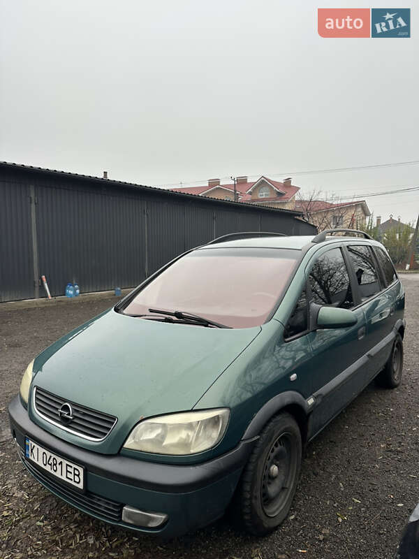 Минивэн Opel Zafira 2001 в Киеве