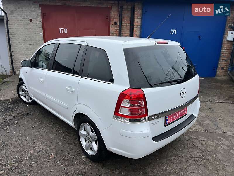 Минивэн Opel Zafira 2011 в Нежине