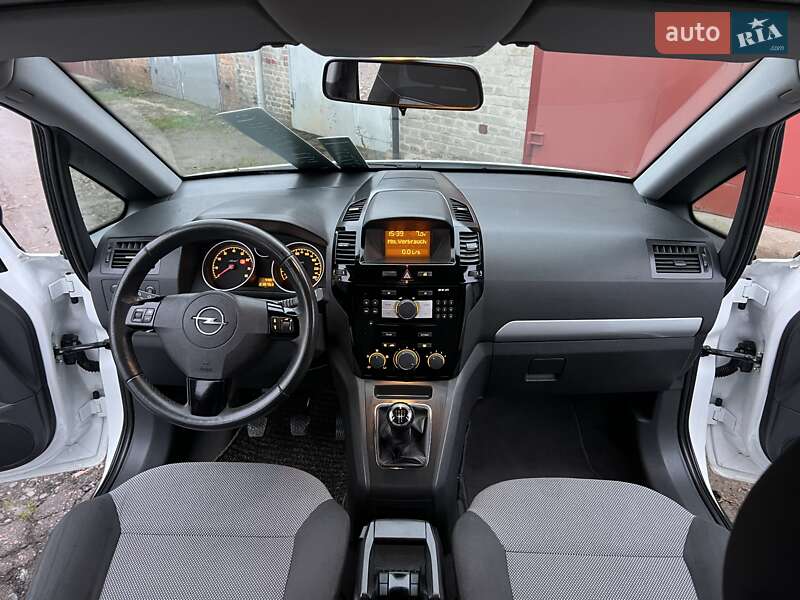 Минивэн Opel Zafira 2011 в Нежине