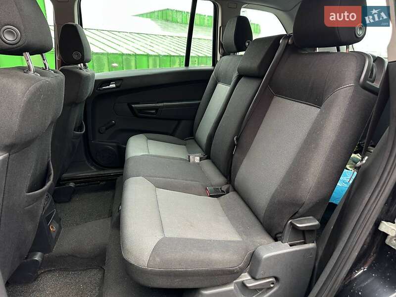 Минивэн Opel Zafira 2006 в Киеве