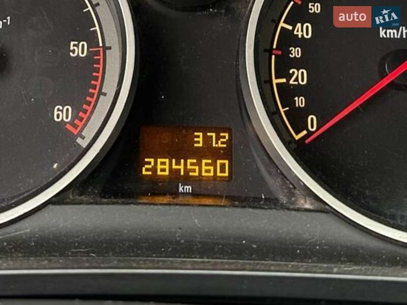 Минивэн Opel Zafira 2006 в Киеве