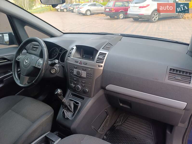 Минивэн Opel Zafira 2006 в Звягеле