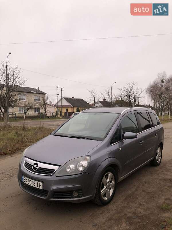 Минивэн Opel Zafira 2007 в Березному
