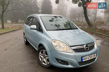 Минивэн Opel Zafira 2010 в Киеве