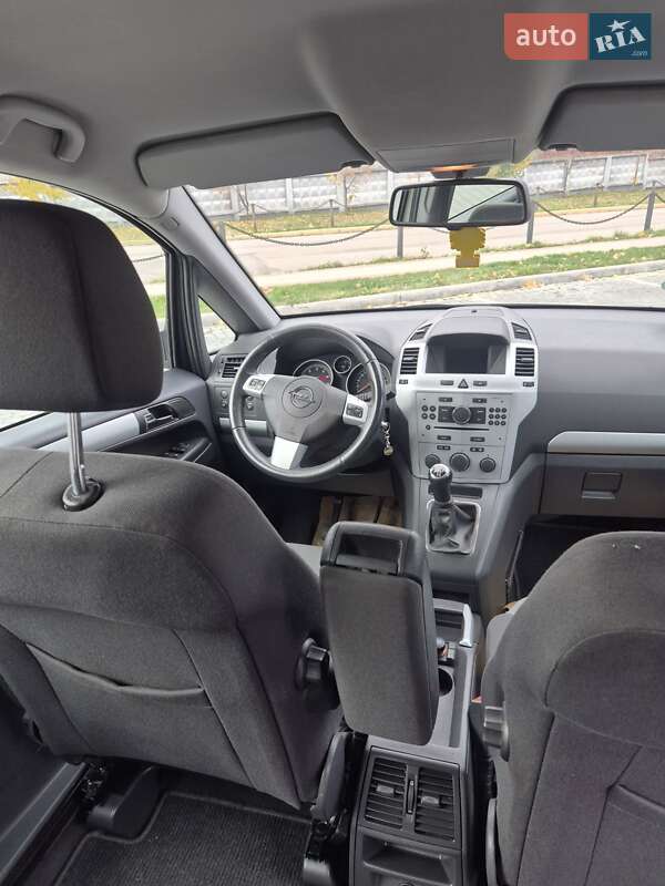 Минивэн Opel Zafira 2009 в Луцке