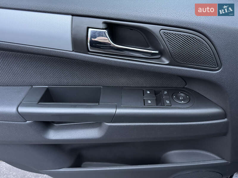 Мінівен Opel Zafira 2007 в Києві